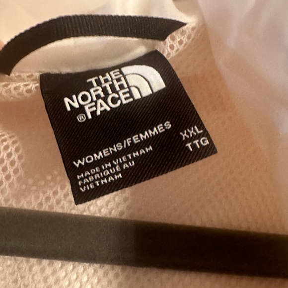 The North Face Woodmont Parka - color is called gardenia and is off white-ish - Picture 9 of 9